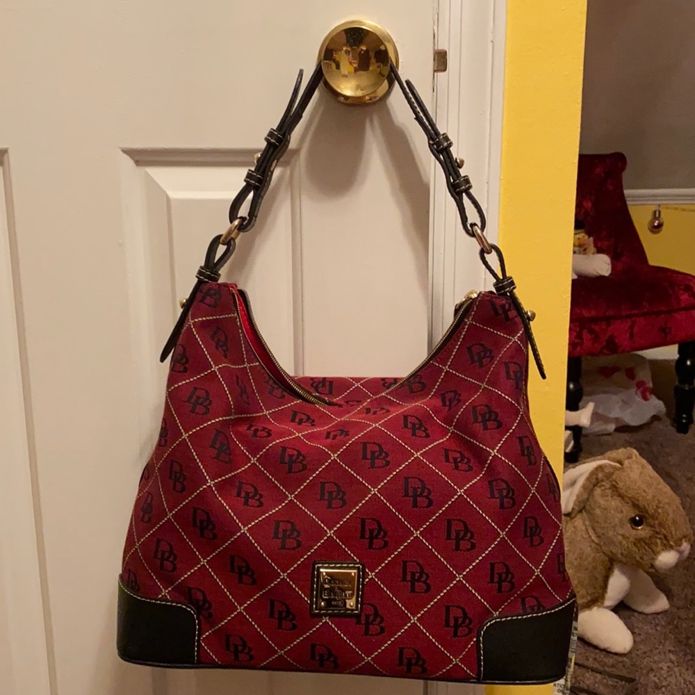 Dooney & Bourke signature hobo